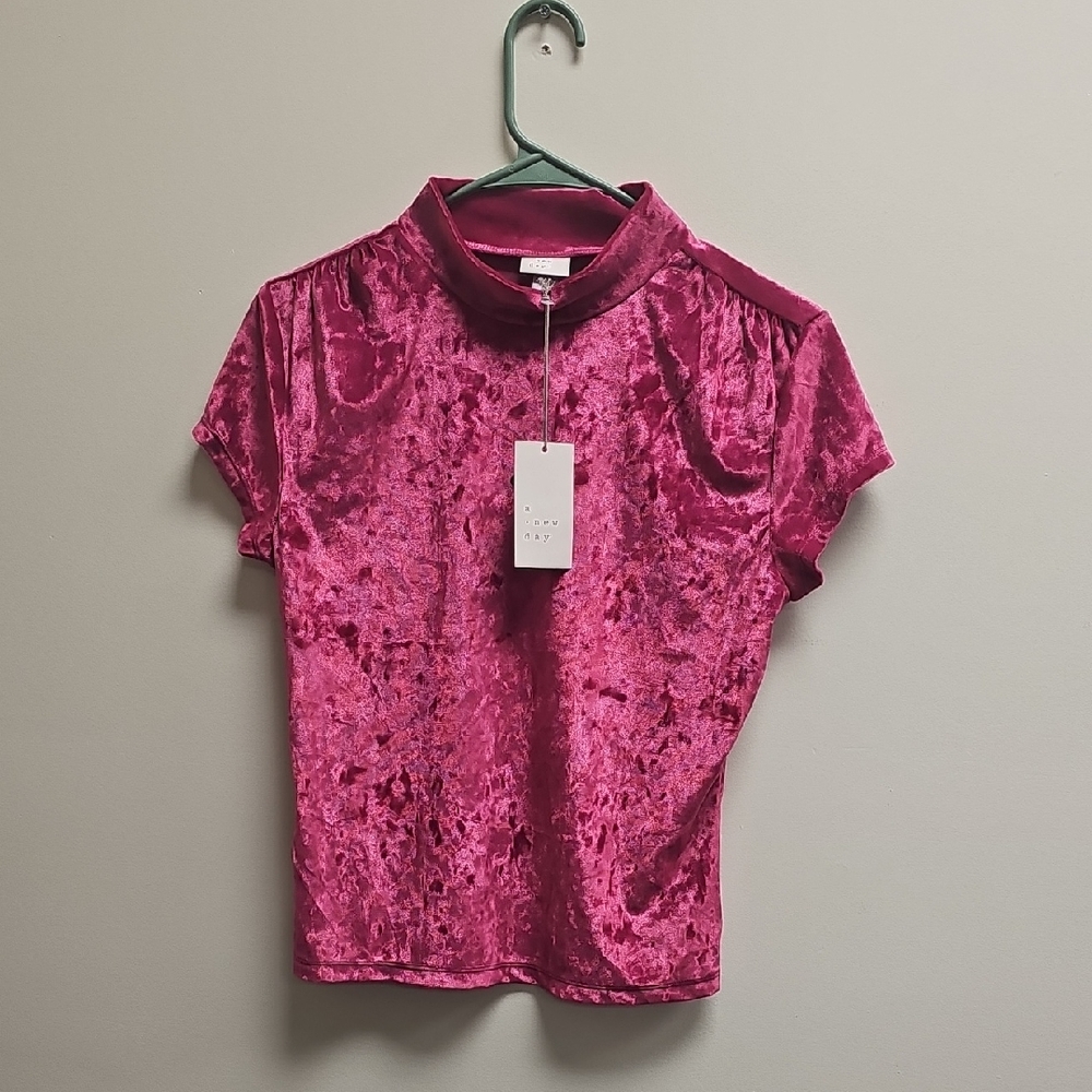 a new day Velvet Short Sleeve Top - Fuchsia